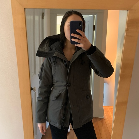 CANADA GOOSE PARKA (SIZE XS)